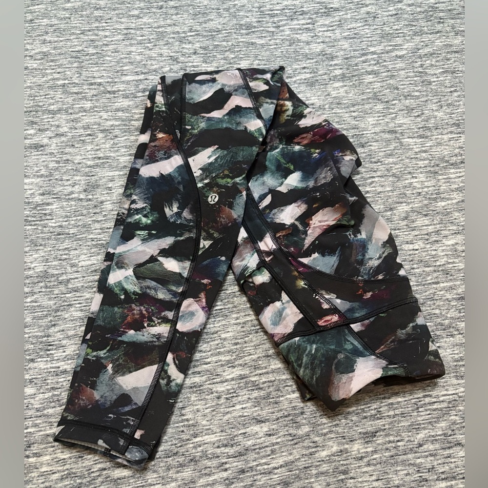 Lululemon Time to Sweat Tight 28” Size 4